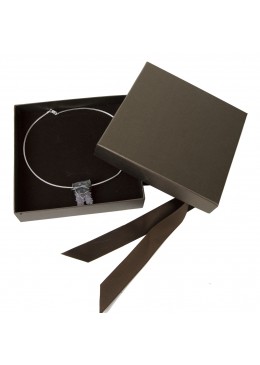 Caja de carton con lazo para collar gargantilla de joyeria bisuteria y joyas TF4170x170x40 mm.