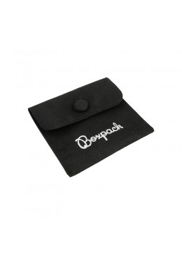 Bolsa microfibra negra cierre de solapa y boton 79x79 Mm. M-502