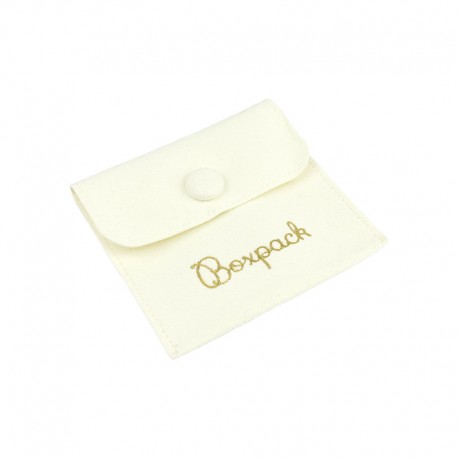 Bolsa microfibra color arena cierre de solapa y boton 79x79 Mm. M-502