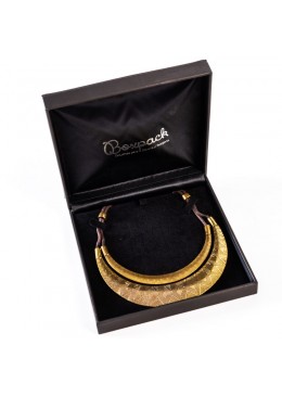 Estuche forrado imitacion seda para collar gargantilla de joyeria y joyas S-112-C