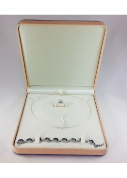 J02 NECKLACE BOX 162x160x37 mm.
